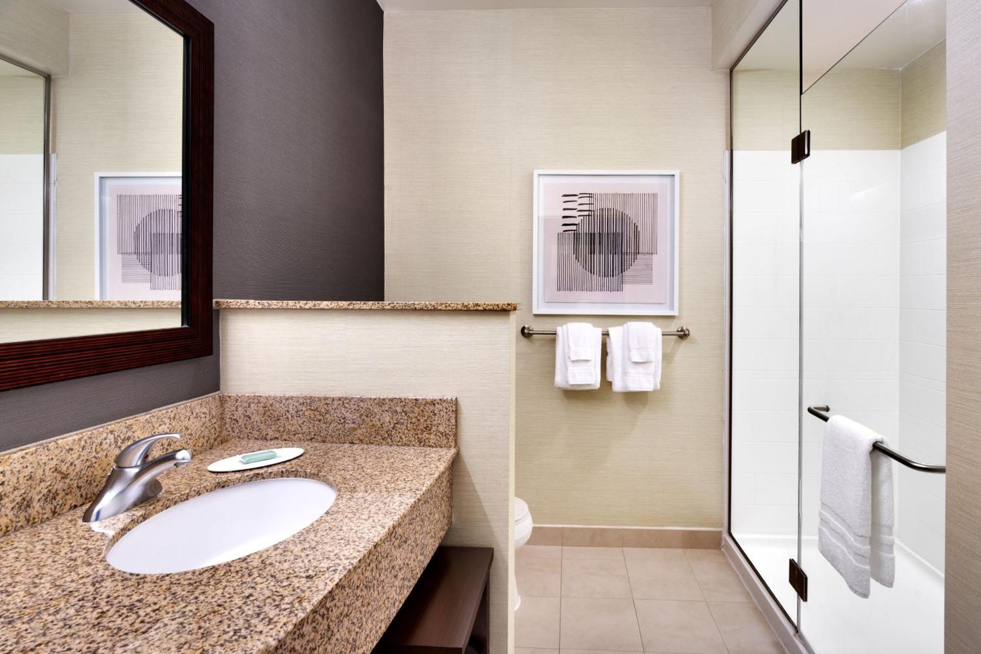 Courtyard By Marriott Houston Nasa Clear Lake Webster Bagian luar foto